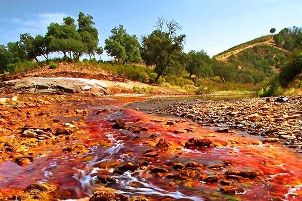 По утверждению НАСА, область долин «красной» реки схожа с поверхностью Марса